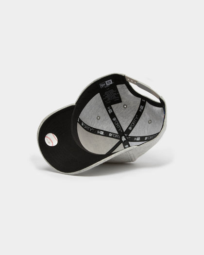 New Era Women's New York Yankees 9FORTY A-Frame Snapback Heather Grey/Black