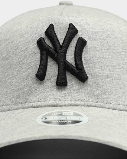 New Era Women's New York Yankees 9FORTY A-Frame Snapback Heather Grey/Black