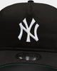 New Era Men's New York Yankees Mini Logo Old Golfer Snapback Black/OTC