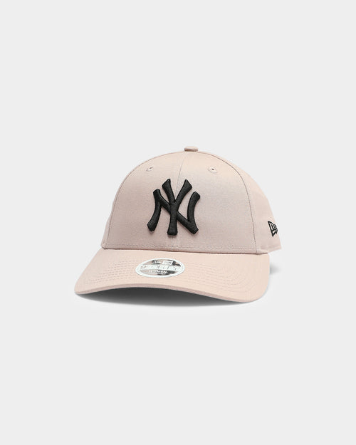 New Era Women's New York Yankees 9FORTY Strapback Stone Rose/Black