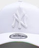 New Era New York Yankees White Heat Map Undervisor 9FORTY A-Frame Strapback White/Heat Map
