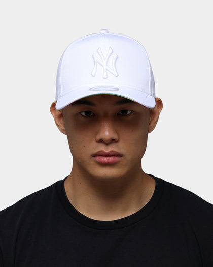 New Era New York Yankees White Heat Map Undervisor 9FORTY A-Frame Strapback White/Heat Map