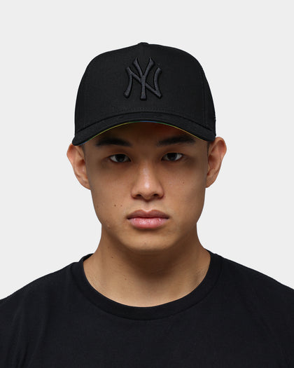 New Era New York Yankees Black Heat Map Undervisor 9FORTY A-Frame Strapback Black/Heat Map
