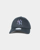 New Era Women's New York Yankees Black Rainbow 9FORTY Strapback Black/Rainbow Reflective