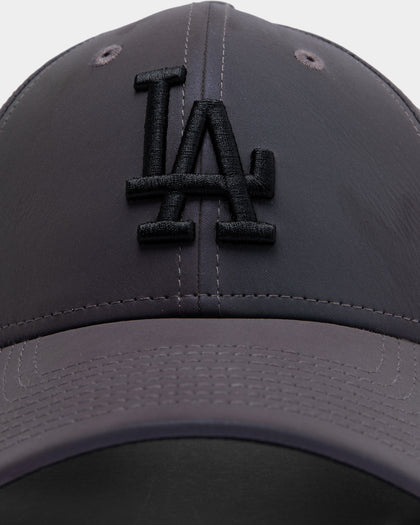 New Era Women's Los Angeles Dodgers Rainbow Reflective 9FORTY Strapback Rainbow Reflective