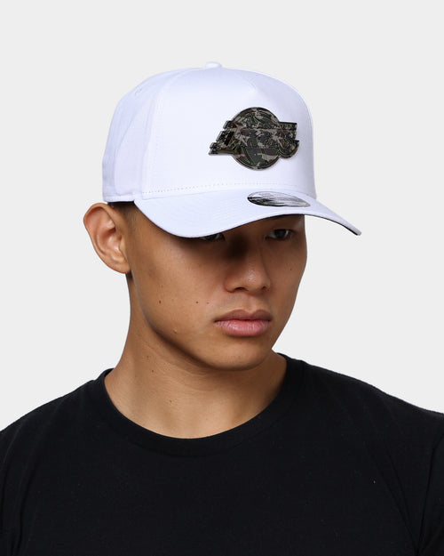New Era Los Angeles Lakers Woodland Camo Badge 9FORTY A-Frame Snapback White