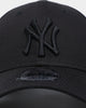 New Era New York Yankees 9FORTY Cloth Strapback Black/Black