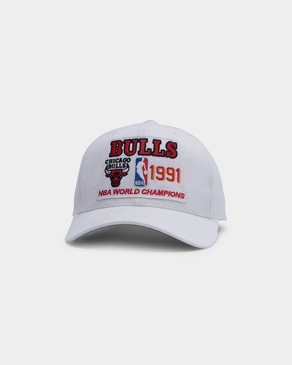 Mitchell & Ness Chicago Bulls '91 Champs Pro Crown Snapback White