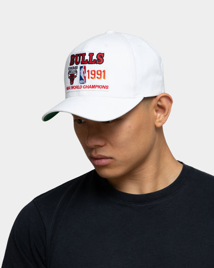 Mitchell & Ness Chicago Bulls '91 Champs Pro Crown Snapback White