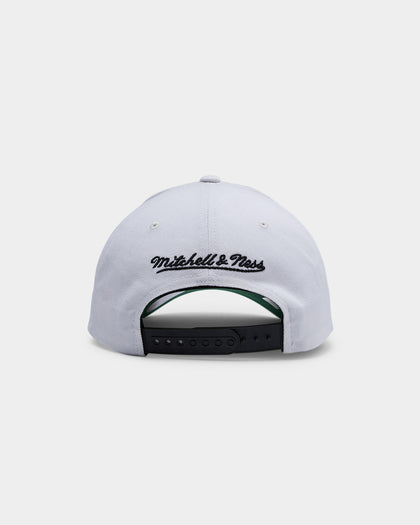 Mitchell & Ness Chicago Bulls 3-Time Champs Pro Crown Snapback White