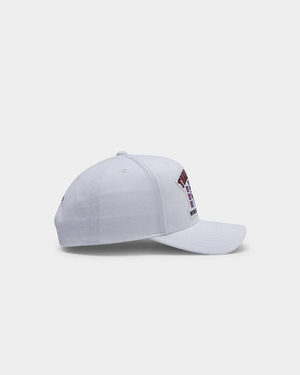 Mitchell & Ness Chicago Bulls 3-Time Champs Pro Crown Snapback White