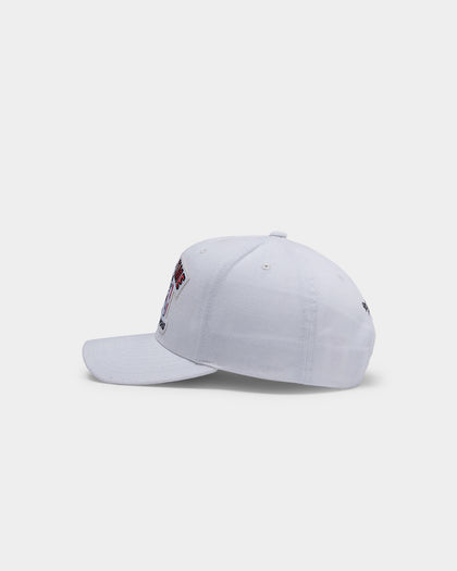 Mitchell & Ness Chicago Bulls 3-Time Champs Pro Crown Snapback White