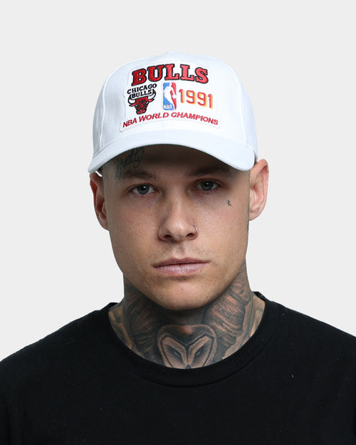 Mitchell & Ness Chicago Bulls '91 Champion Last Dance Deadstock Snapback White