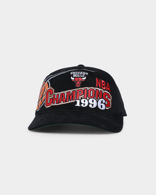 Mitchell & Ness Chicago Bulls '96 Champion Last Dance Wave Deadstock Snapback Black