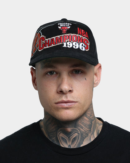 Mitchell & Ness Chicago Bulls '96 Champion Last Dance Wave Deadstock Snapback Black