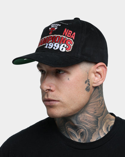 Mitchell & Ness Chicago Bulls '96 Champion Last Dance Wave Deadstock Snapback Black