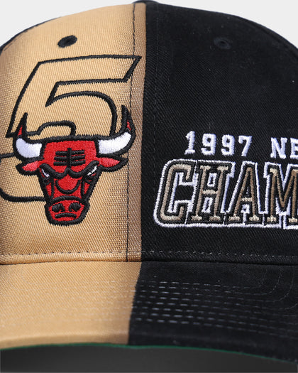 Mitchell & Ness Chicago Bulls '97 NBA Champion Last Dance Deadstock Snapback Black/Gold