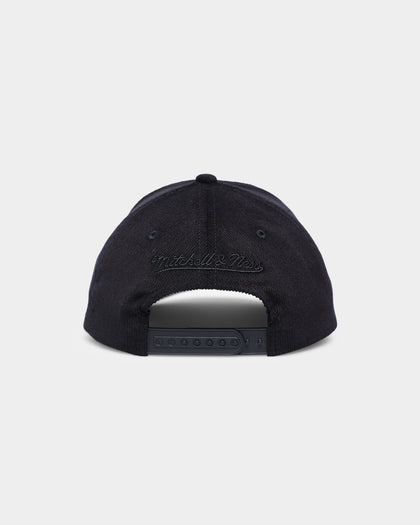 Mitchell & Ness Denver Nuggets Corduroy Script Deadstock Snapback Black