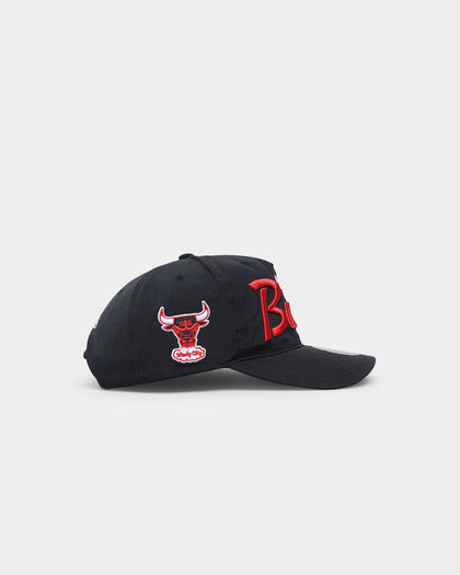 Mitchell & Ness Chicago Bulls Montage Deadstock Nylon Snapback Black