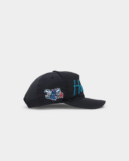 Mitchell & Ness Charlotte Hornets Montage Deadstock Nylon Snapback Black