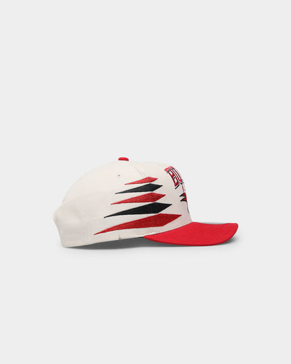Mitchell & Ness Chicago Bulls 'Off White Diamond Design' Pro Crown Snapback Off White/Red