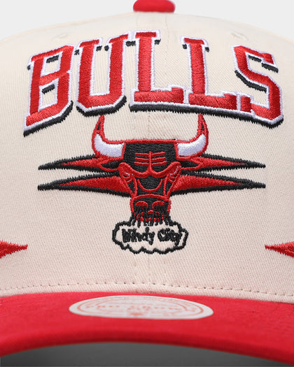 Mitchell & Ness Chicago Bulls 'Off White Diamond Design' Pro Crown Snapback Off White/Red