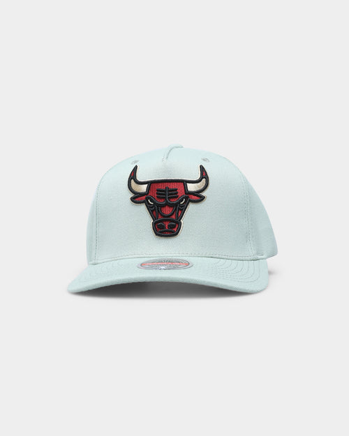 Mitchell & Ness Chicago Bulls Diamond One Redline Snapback Cucumber