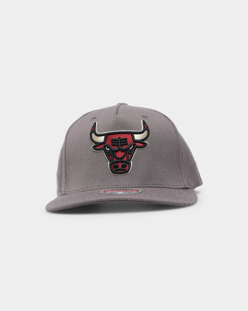 Mitchell & Ness Chicago Bulls Diamond One Redline Snapback Walnut