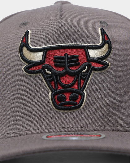 Mitchell & Ness Chicago Bulls Diamond One Redline Snapback Walnut