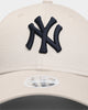 New Era Women's New York Yankees 9FORTY Q221 Strapback Medium Beige