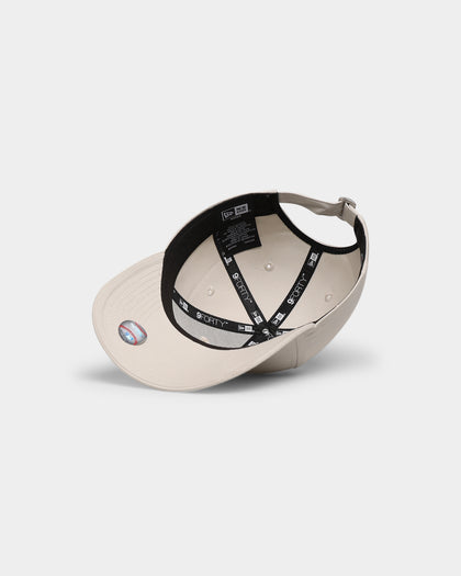New Era Women's New York Yankees 9FORTY Q221 Strapback Medium Beige