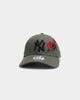 New Era Women's New York Yankees 'Rose Emblem' 9FORTY Strapback Olive/Black