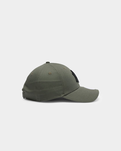 New Era Women's New York Yankees 'Rose Emblem' 9FORTY Strapback Olive/Black