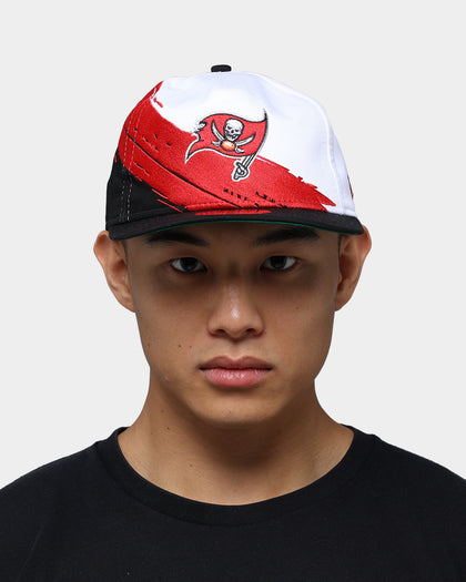 New Era Tampa Bay Buccaneers Paint Stripe Old Golfer Snapback Paint Brush