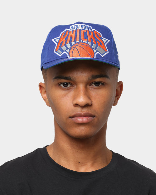 New Era New York Knicks 'Oversized Team Logo' Old Golfer Snapback Blue/Orange