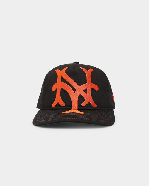New Era New York Giants 'Oversized Team Logo' Old Golfer Snapback Black/Orange