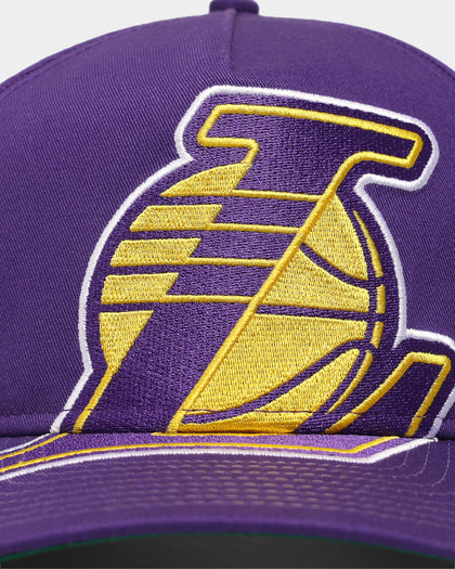 New Era Los Angeles Lakers 'Oversized Team Logo' Old Golfer Snapback Purple/Yellow