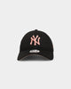 New Era Women's New York Yankees "Peach" 9TWENTY Strapback Black/Peach