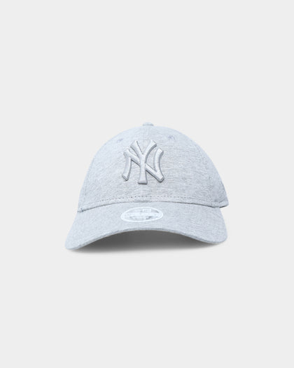New Era Women's New York Yankees 9FORTY Casual Classic Strapback Heather Grey