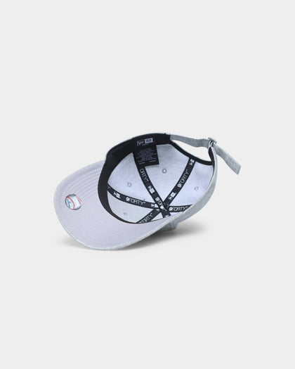 New Era Women's New York Yankees 9FORTY Casual Classic Strapback Heather Grey