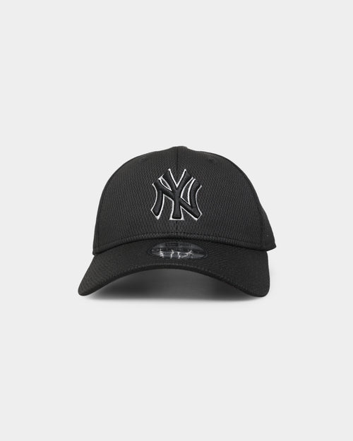 New Era New York Yankees 'Black Grey Mesh' 9FORTY Cloth Strapback Black