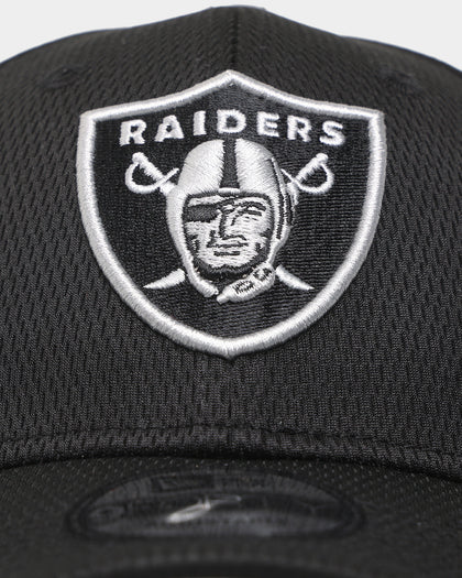 New Era Las Vegas Raiders 'Black Grey Mesh' 9FORTY Cloth Strapback Black