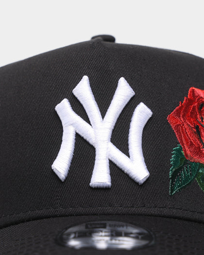 New Era Kids' New York Yankees 'Rose Emblem' 9FORTY A-Frame Snapback Black/Rose