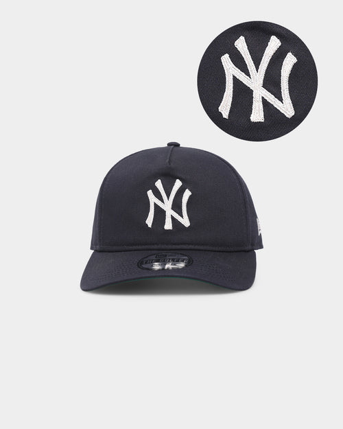 New Era New York Yankees 'Chainstitch Team Logo' Old Golfer Snapback Original Team Colours