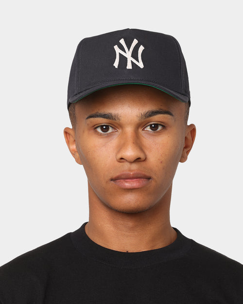 New Era New York Yankees 'Chainstitch Team Logo' Old Golfer Snapback Original Team Colours