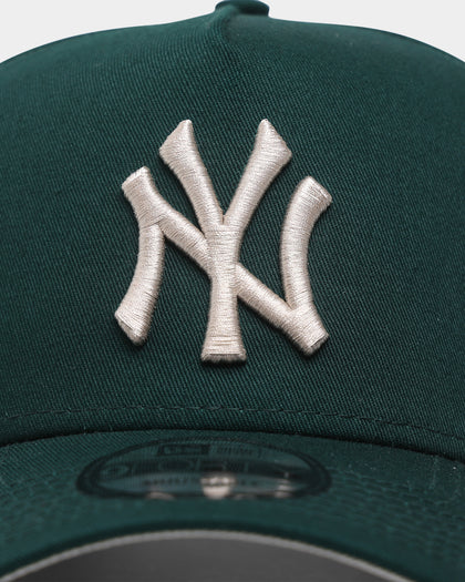 New Era New York Yankees 'Evergreen' 9FORTY A-Frame Snapback Forest Green