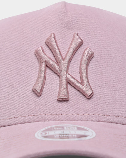 New Era Women's New York Yankees 'Barely Pink' 9FORTY A-Frame Snapback Pink