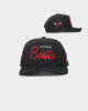 New Era Chicago Bulls 'Black Team Script' Prolight Old Golfer Snapback Black
