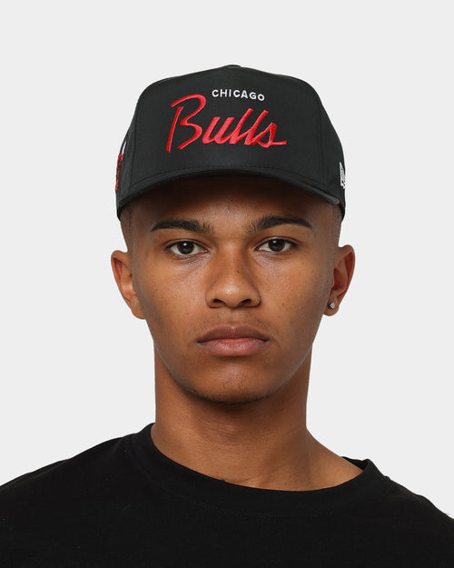 New Era Chicago Bulls 'Black Team Script' Prolight Old Golfer Snapback Black