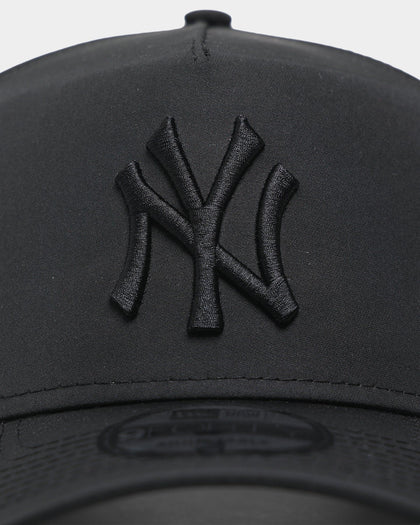 New Era New York Yankees 'Stealth Black' Performance Prolight 9FORTY A-Frame Snapback Black